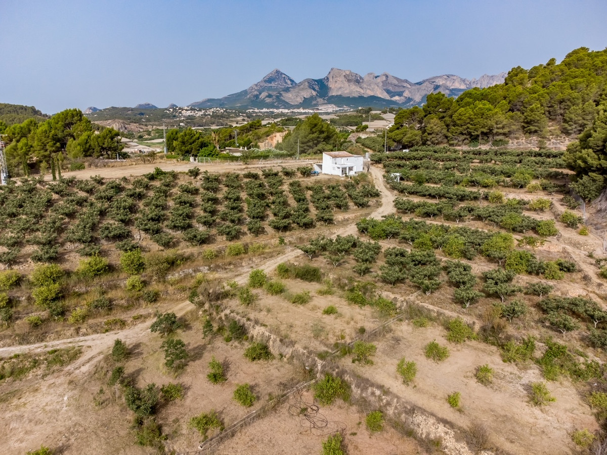Beautiful rustic property in Altea of 10,805m2. 

It has a house of 135m2 divided into two heights; , Spain