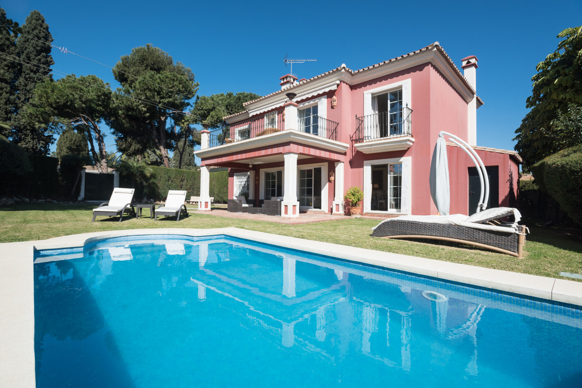 Villa Detached for sale in Guadalmina Alta