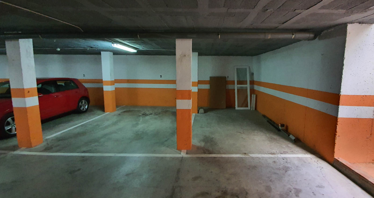 Comercial Garaje 0 Dormitorio(s) en Venta Estepona
