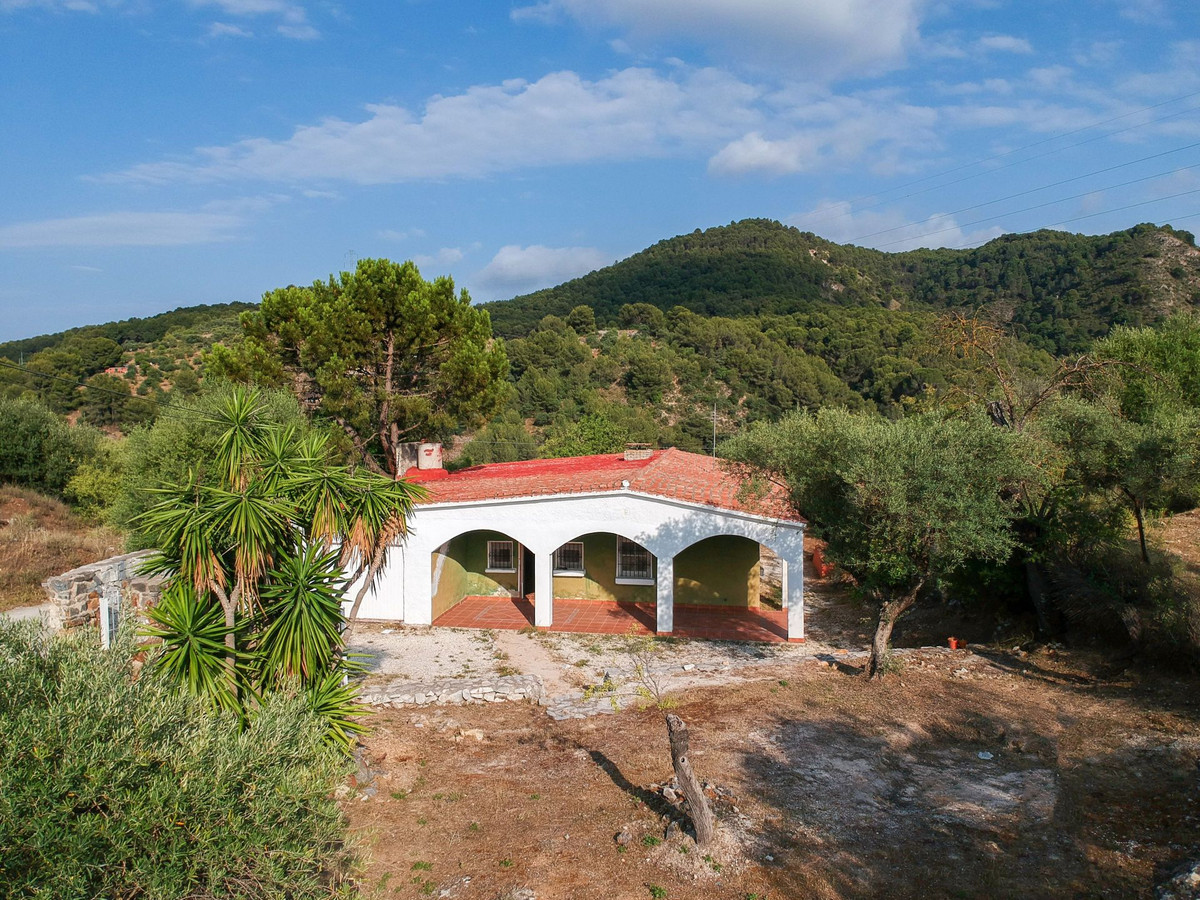 						Villa  Detached
													for sale 
																			 in Monda
					
