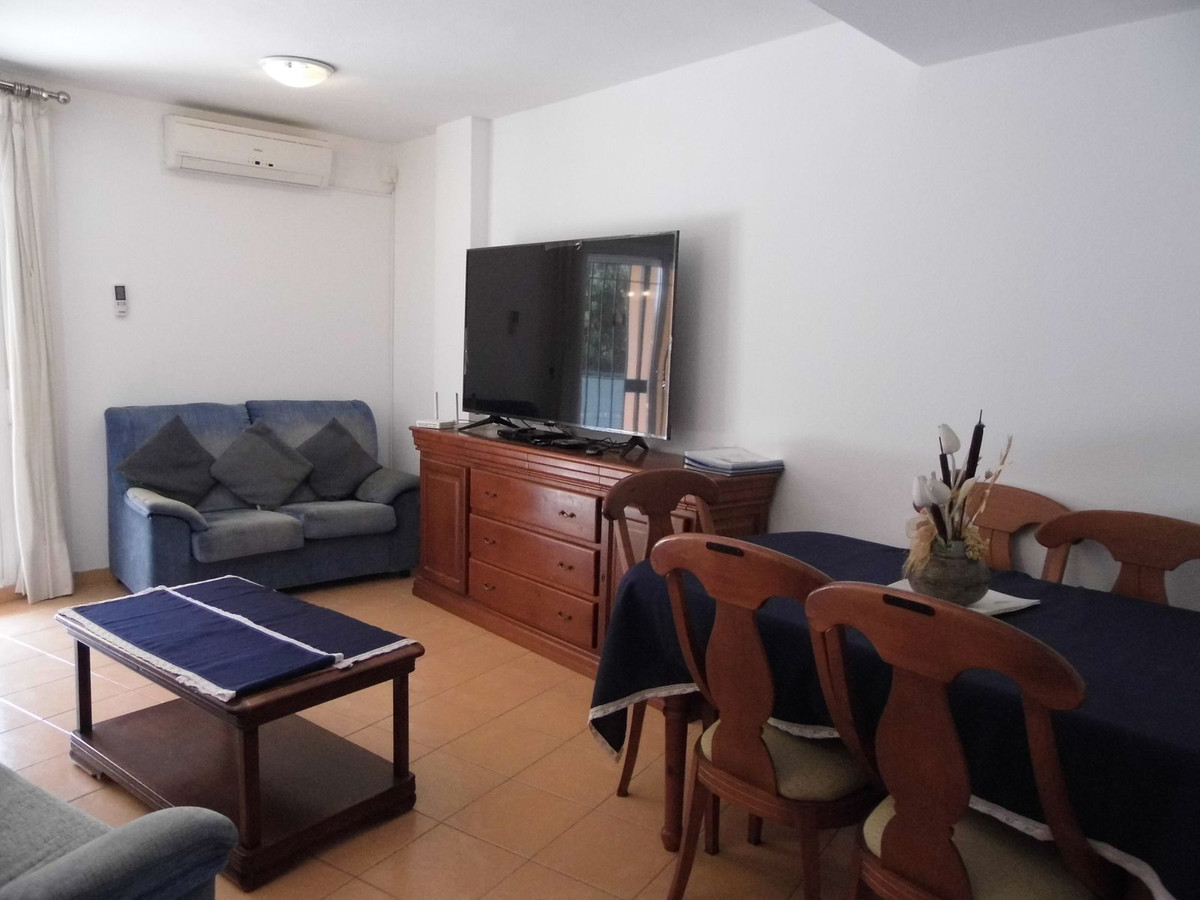 2 bedroom Apartment For Sale in Fuengirola, Málaga - thumb 4