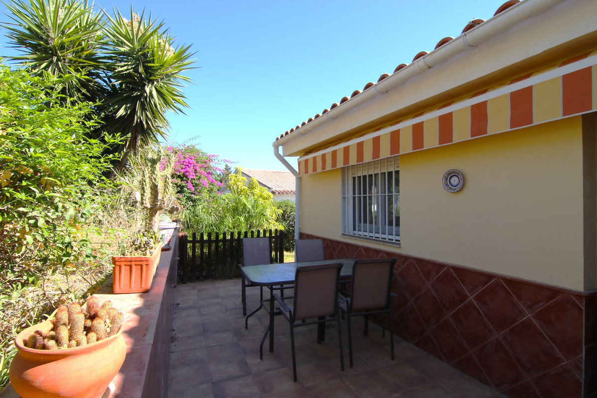 Villa te koop in Coín R4410382