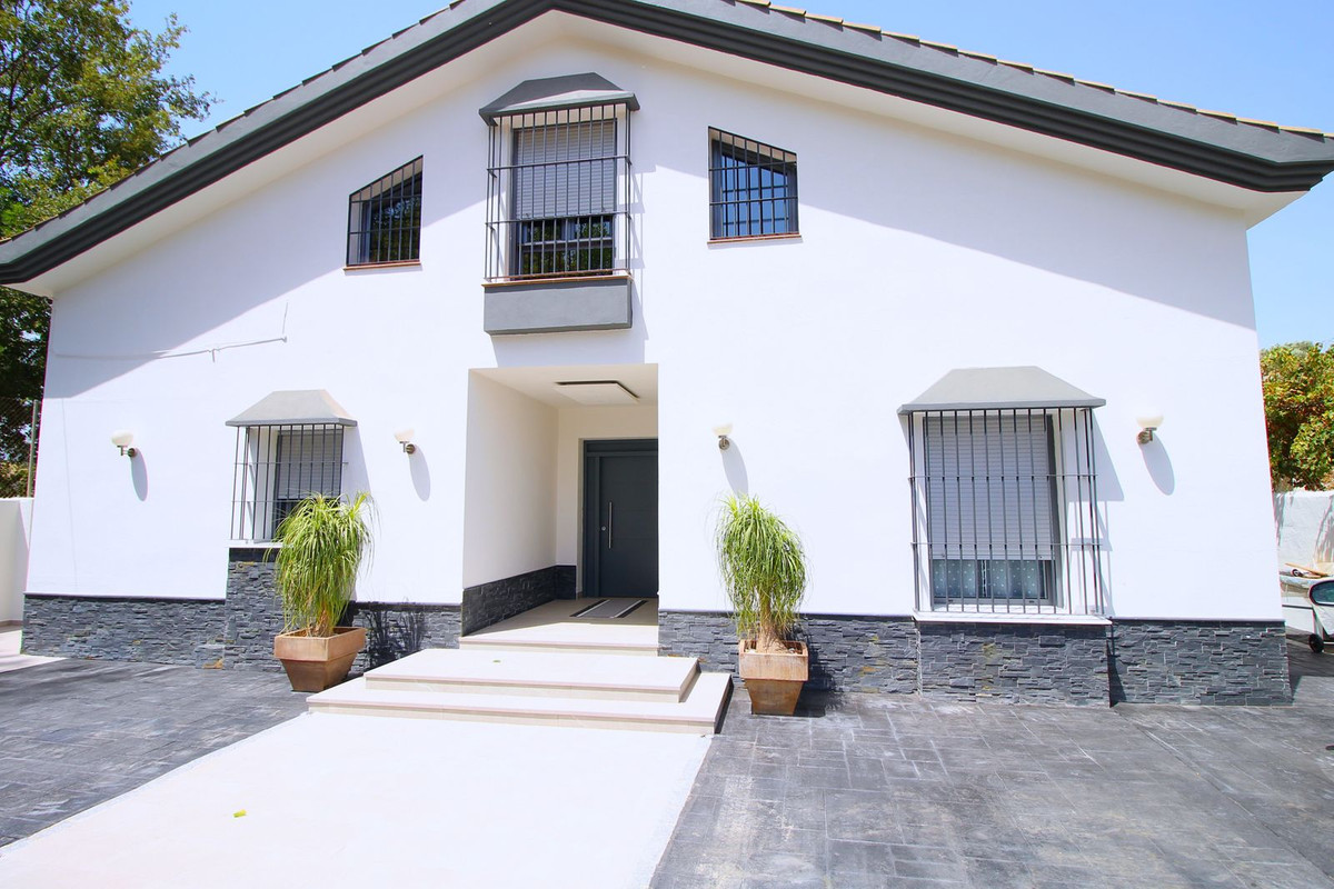 Villa te koop in Coín R4119370