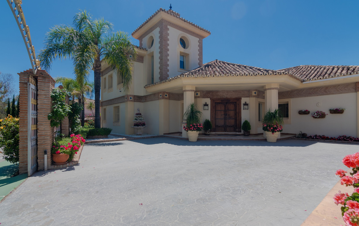 5 Bedroom Villa for sale La Quinta