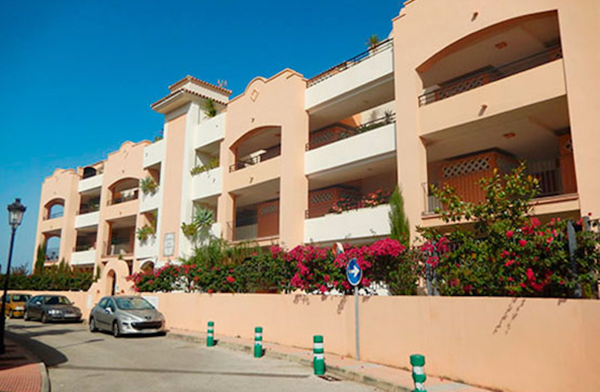 Housing with a constructed area of ??97 m2, located on the second floor. It consists of a hall, livi, Spain