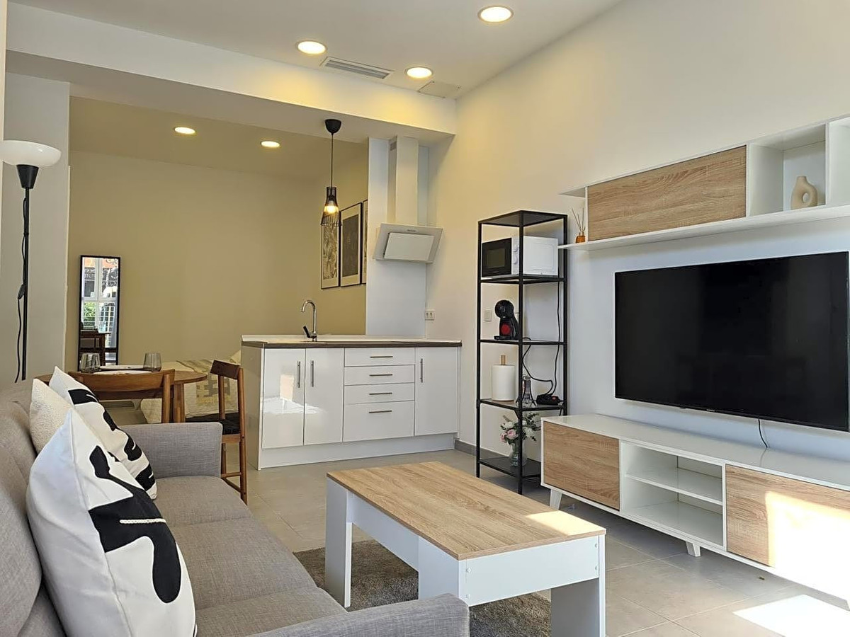 6 Bedroom Middle Floor Apartment For Sale Torremolinos Centro, Costa del Sol - HP4600372