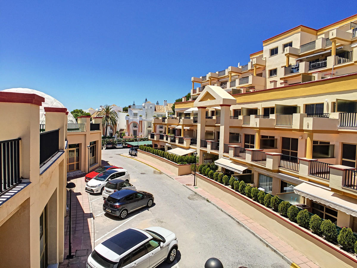  Apartamento, Planta Media  en venta    en Marbella