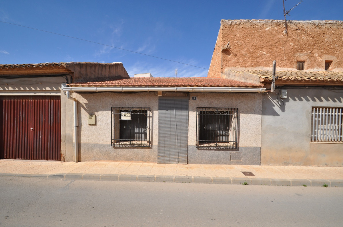 Introducing a charming town house. This cozy property boasts 4 spacious bedrooms and 1 bright bathro, Spain