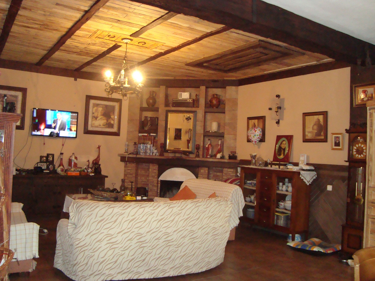 Villa con 2 Dormitorios en Venta Manilva