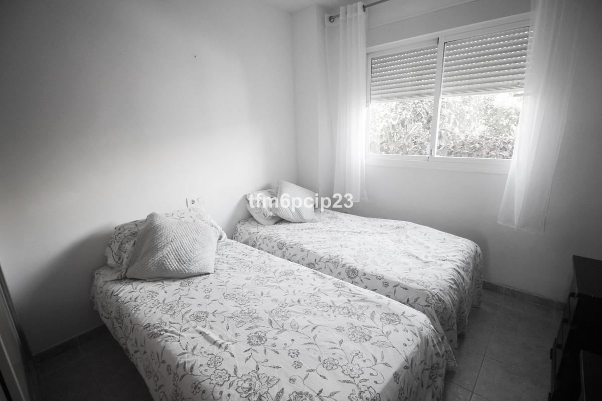 Apartamento con 2 Dormitorios en Venta Casares Playa