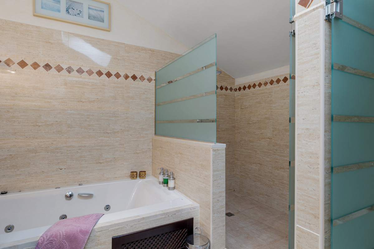 3 bedroom Apartment For Sale in La Mairena, Málaga - thumb 26