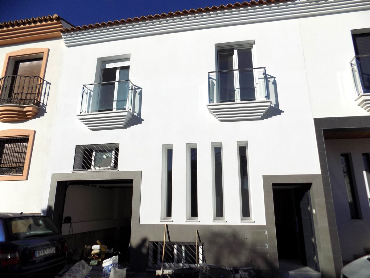 Townhouse for sale in Coín, Costa del Sol