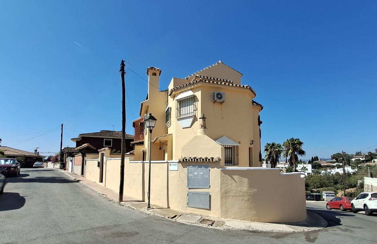 3 Bedroom Townhouse For Sale El Coto, Costa del Sol - HP4348057