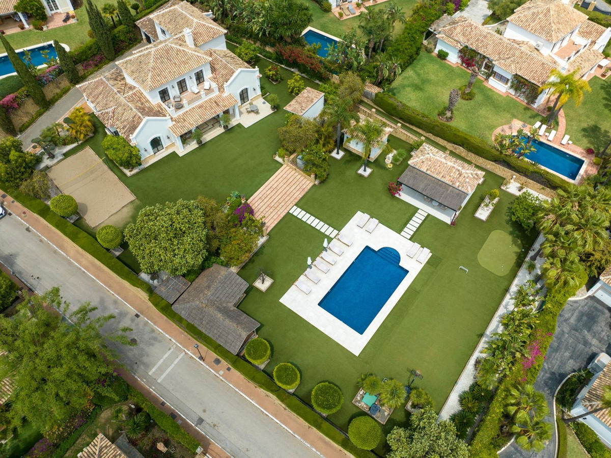Detached Villa for sale in El Paraiso R4352083