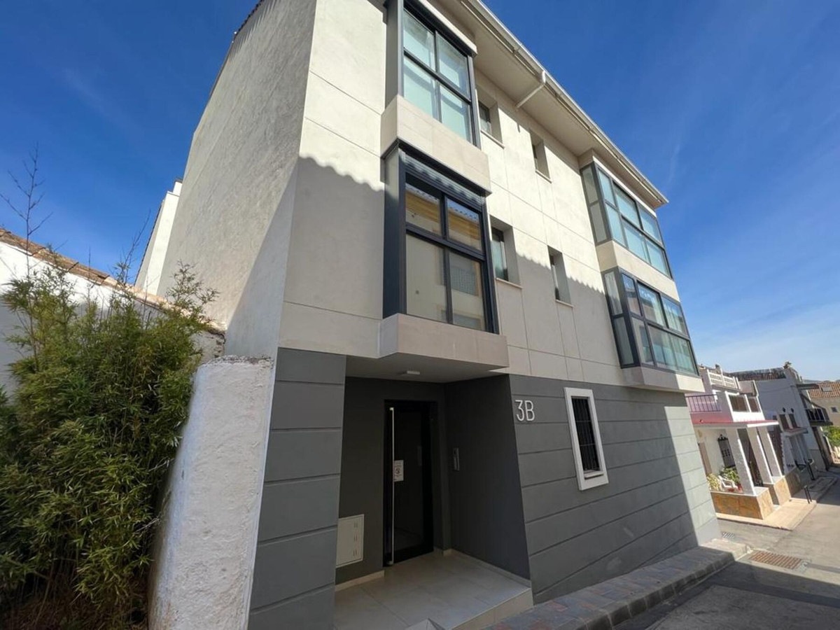1 Bedroom Ground Floor Apartment For Sale Los Boliches, Costa del Sol - HP4282378