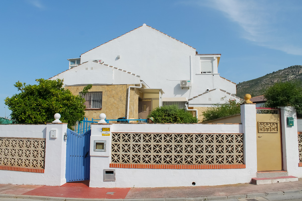 Detached Villa for sale in Alhaurín de la Torre R3874507