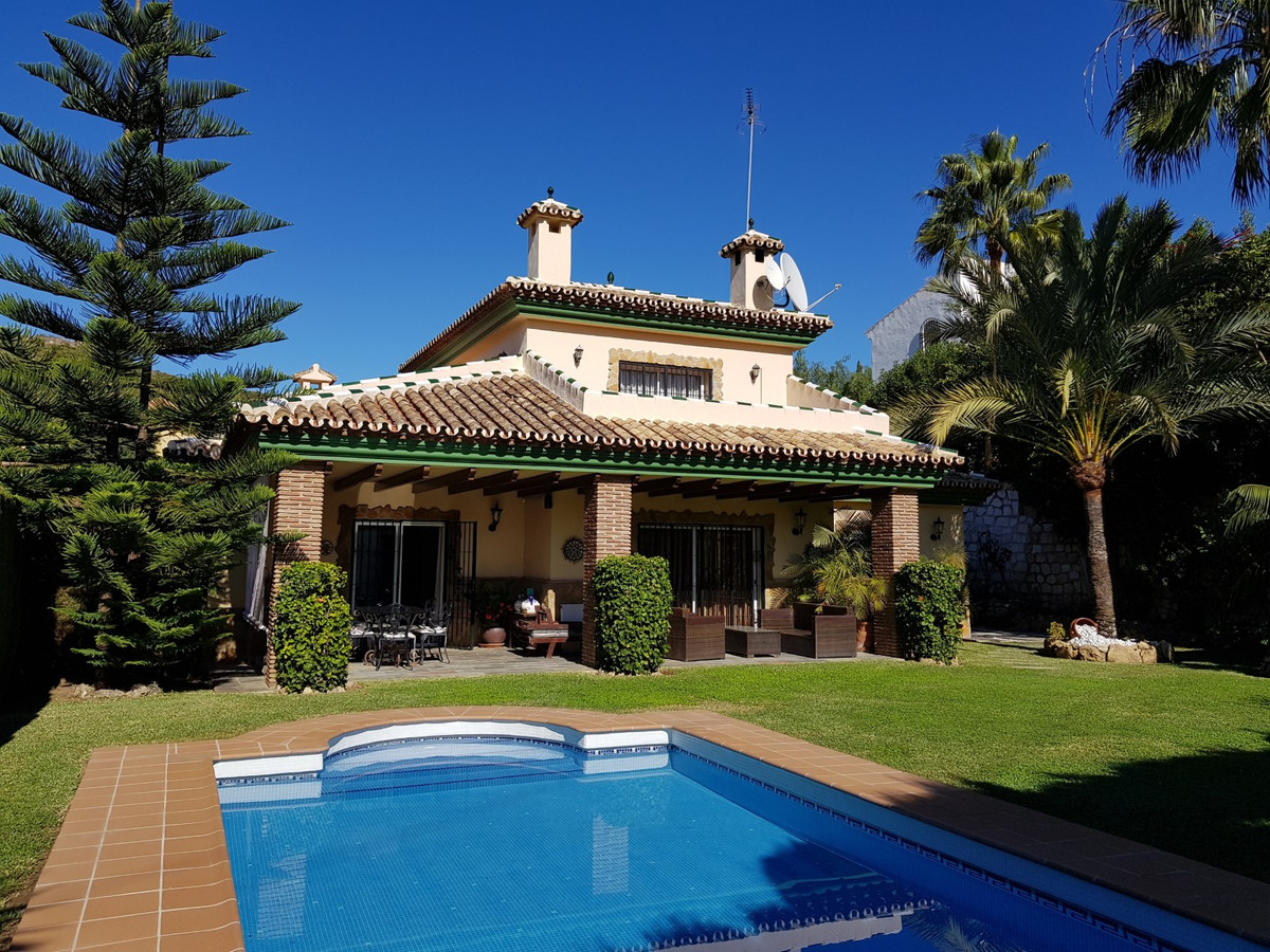 Villa for sale, close to the beach in La Cala de Mijas and all within walking distance! This villa i, Spain