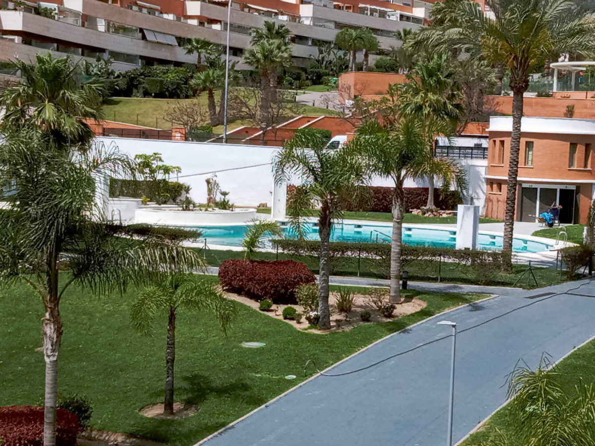 3 bed Apartment for sale in El Pinillo