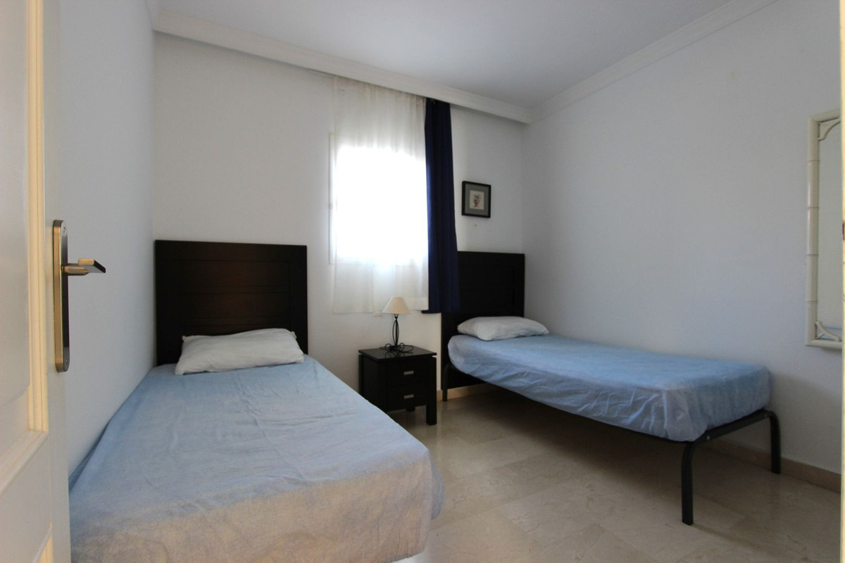 Apartment Middle Floor in La Quinta, Costa del Sol
