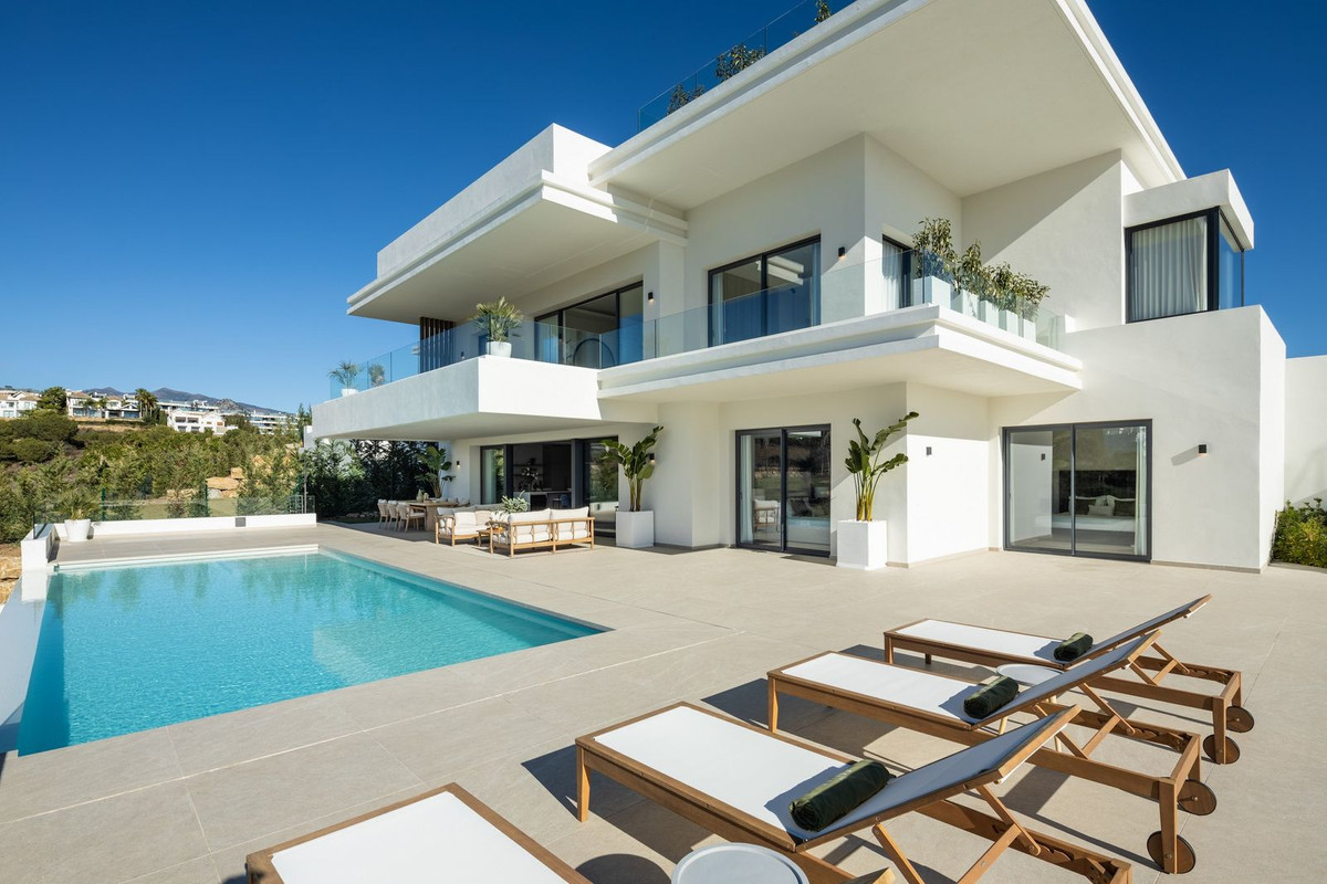 Villa in Estepona, Costa del Sol, Málaga on Costa del Sol En venta