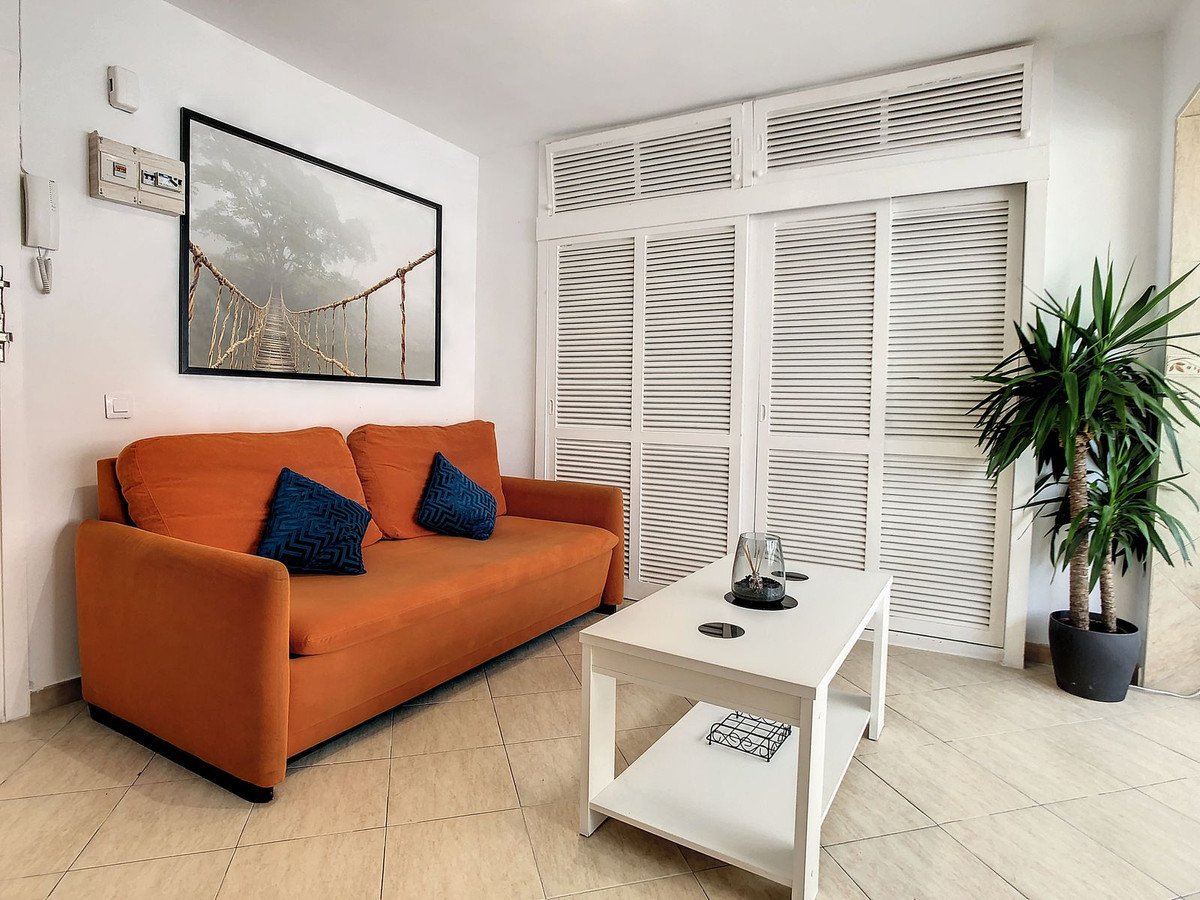 0 Bedroom Middle Floor Studio For Sale Torremolinos, Costa del Sol - HP4449952