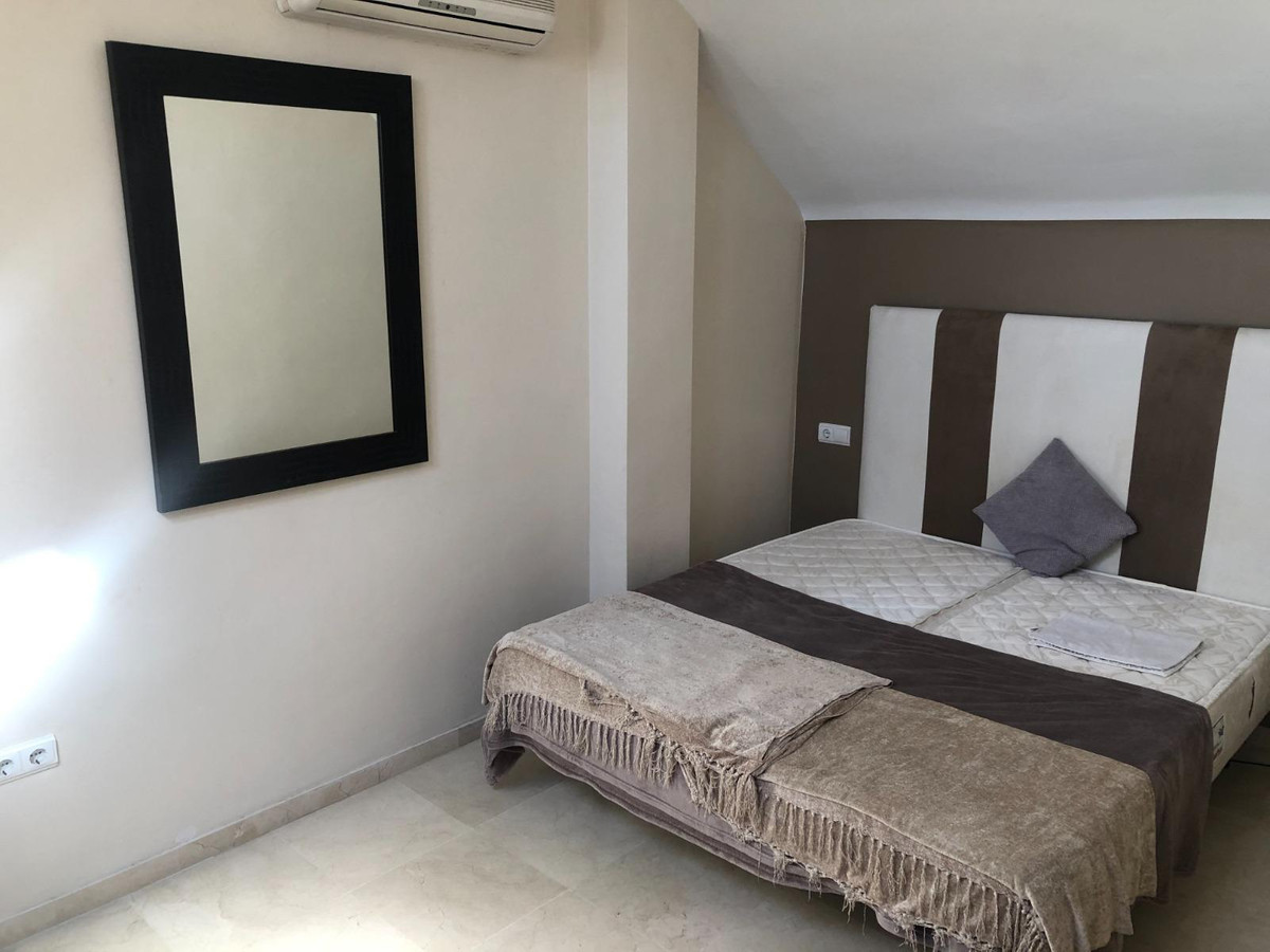 Unifamiliar con 3 Dormitorios en Venta Nueva Andalucía