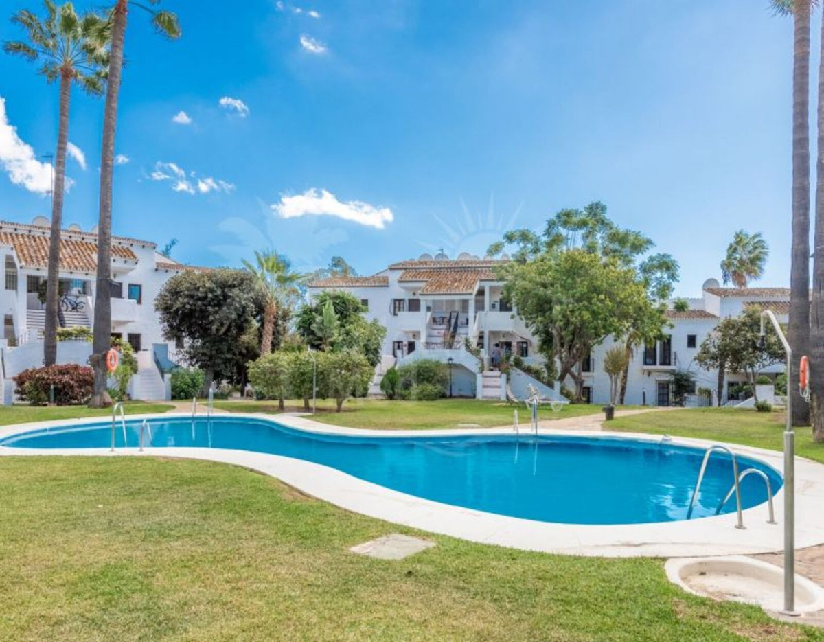 Spectacular apartment in the heart of the golf valley, in Nueva Andalucia!

It stands out for its br, Spain