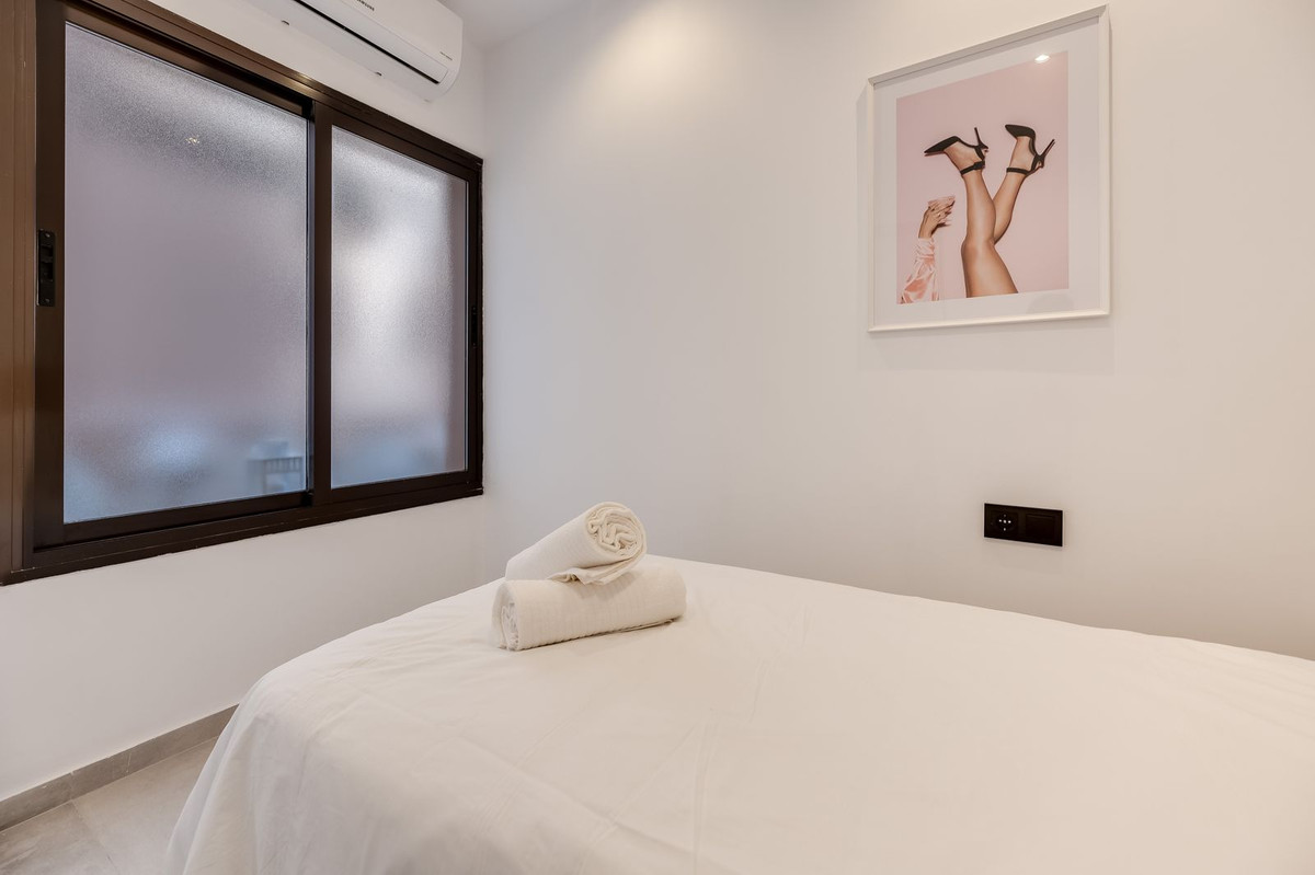 5 Dormitorio Planta Media Apartamento En Venta Estepona