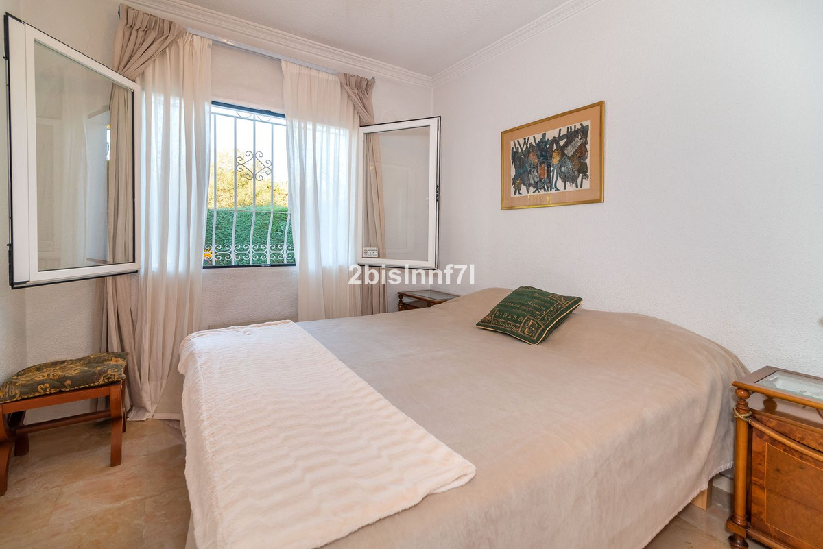 3 bedroom Villa For Sale in Elviria, Málaga - thumb 21