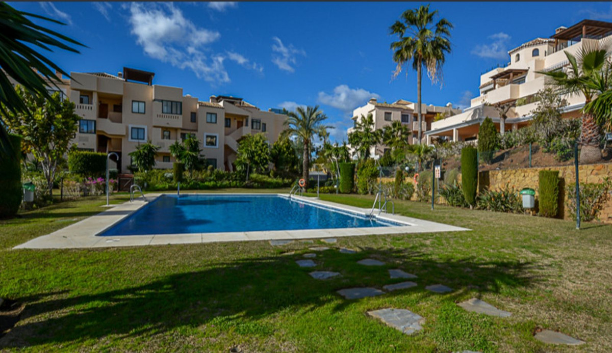 3 bed, 2 bath Apartment - Ground Floor - for sale in Elviria, Málaga, for 425,000 EUR
