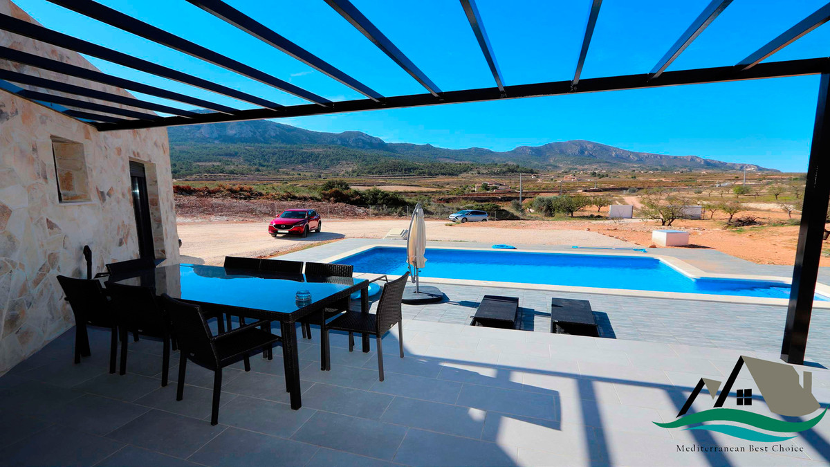 Incredible value villa built on a plot of your choice and fully customised with your choice of tiles, Spain