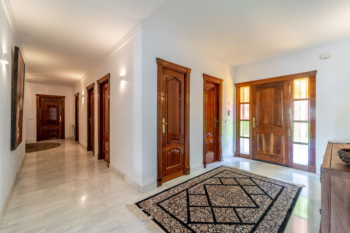 5 Bedroom Detached Villa For Sale Calahonda