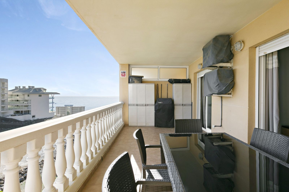 2 Bedroom Middle Floor Apartment For Sale Carvajal, Costa del Sol - HP4621774