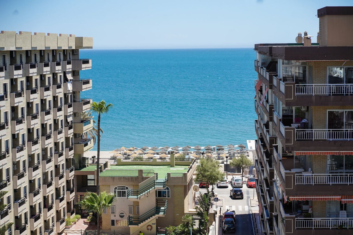 Opportunity!
Prime location. second line beach and within a few steps to all amenities.

3 bedroom a, Spain