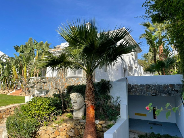 Villa te koop in Nueva Andalucía R4239358