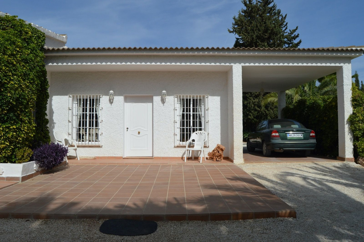3 bedroom Villa For Sale in Alhaurín el Grande, Málaga