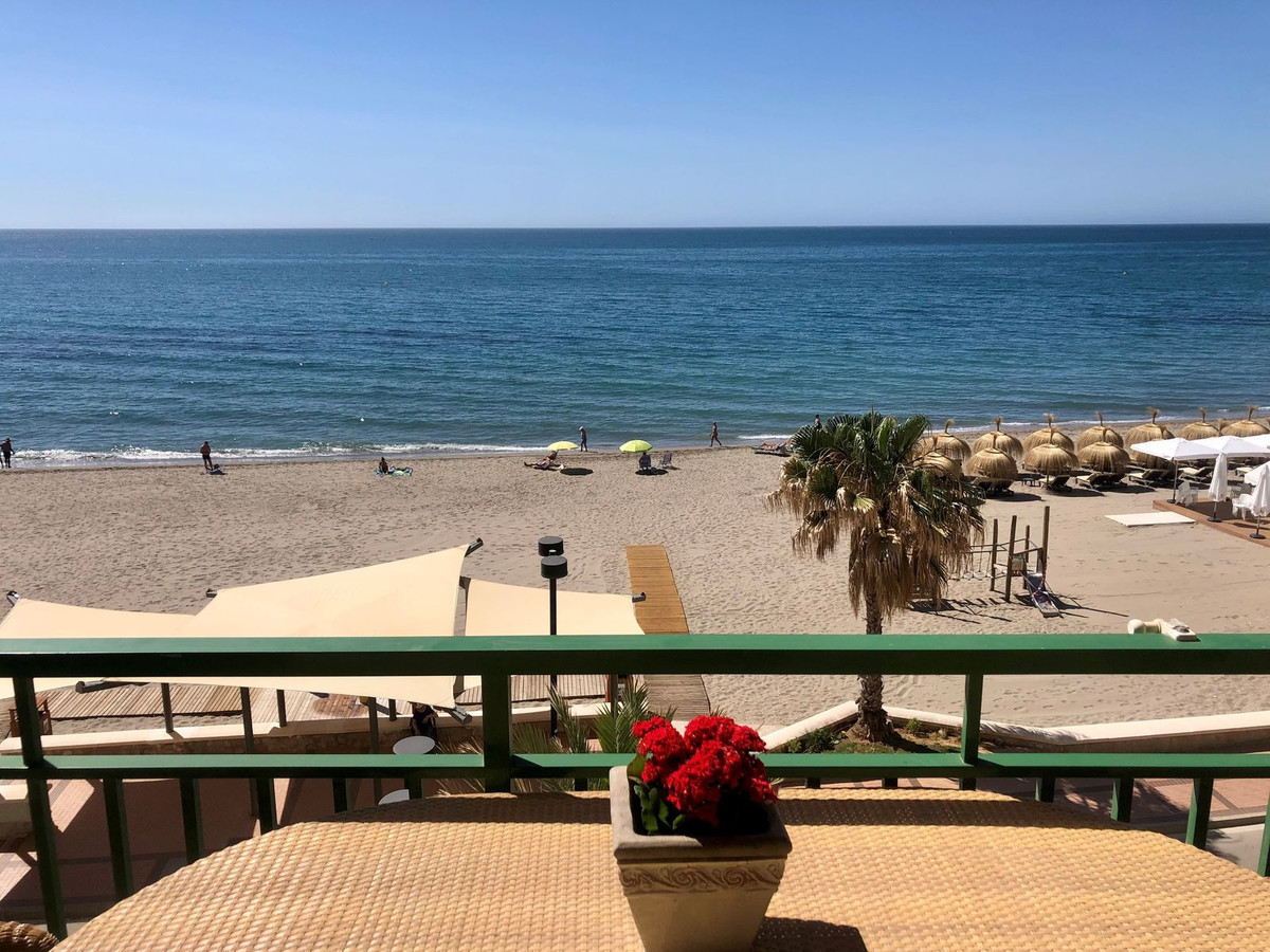 Beach apartment totally renovated, located in Carvajal, - the quiet part of the beach promenade. Bea, Spain