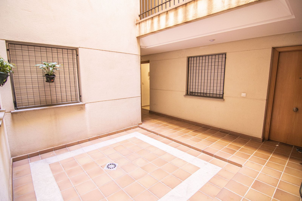 1 Bedroom Ground Floor Apartment For Sale Fuengirola, Costa del Sol - HP4226473