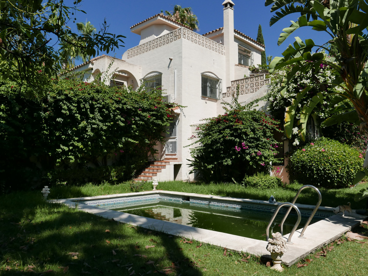 Villa Te Koop - Nueva Andalucia