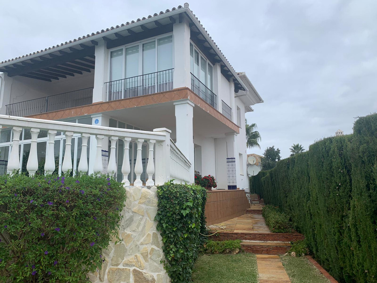 						Villa  Semi Detached
													for sale 
																			 in La Mairena
					