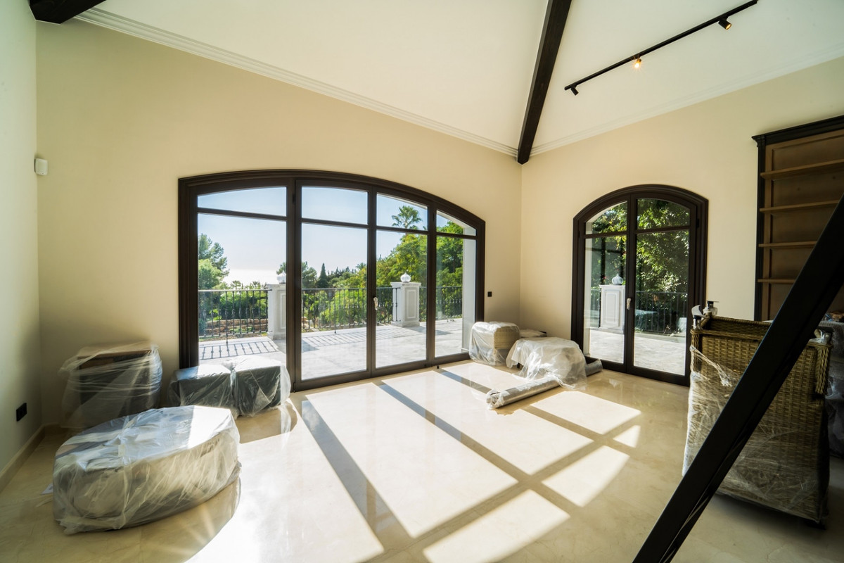 6 Bedroom Villa For Sale - Sierra Blanca