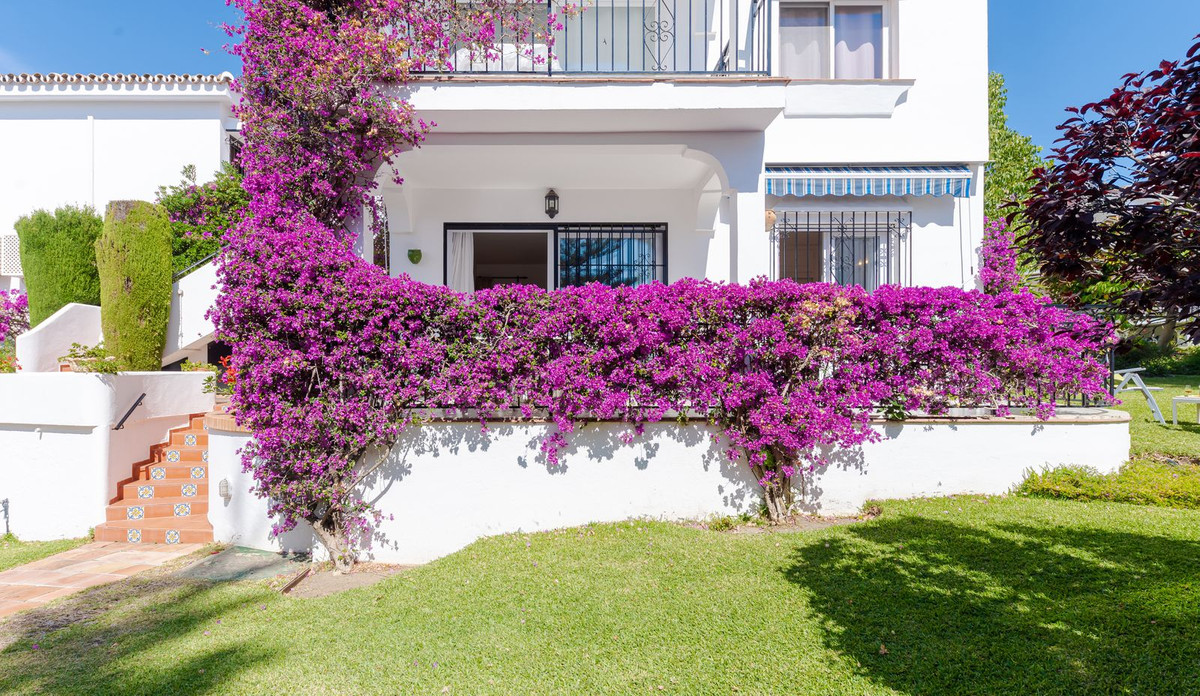 2 Bedroom Ground Floor Apartment For Sale Benahavís, Costa del Sol - HP4323388