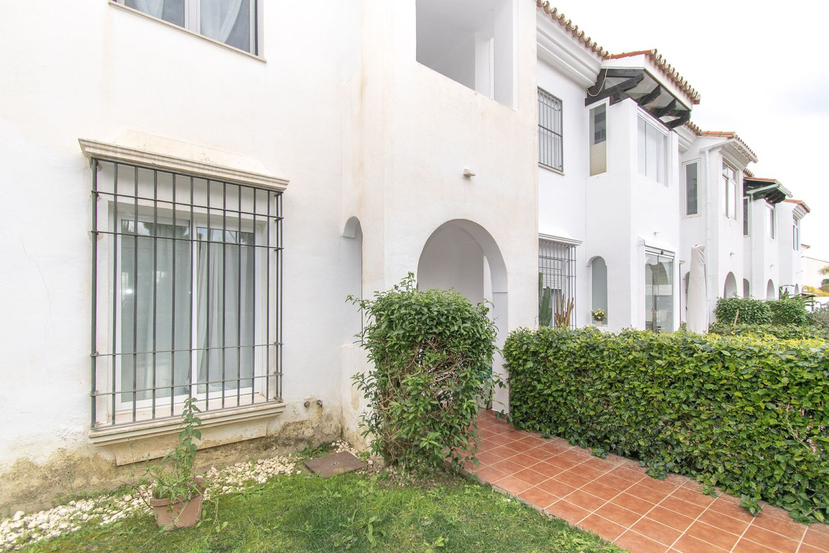 2 bedroom Villa For Sale in Mijas Costa, Málaga