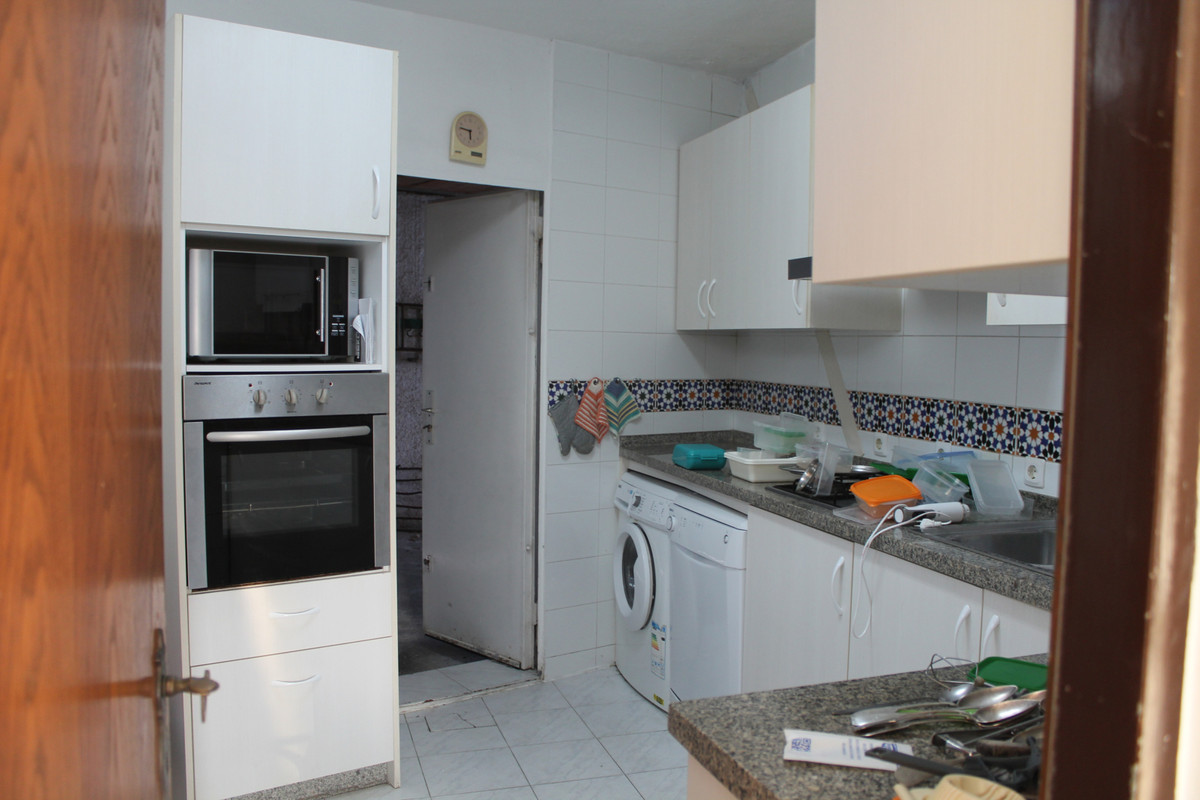 House in Costabella R3957481 16