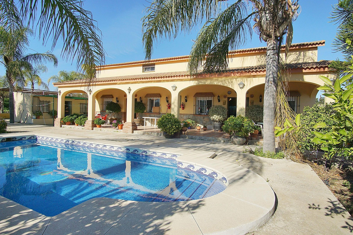 8 bed, 5 bath Villa - Detached - for sale in Alhaurín el Grande, Málaga, for 479,000 EUR