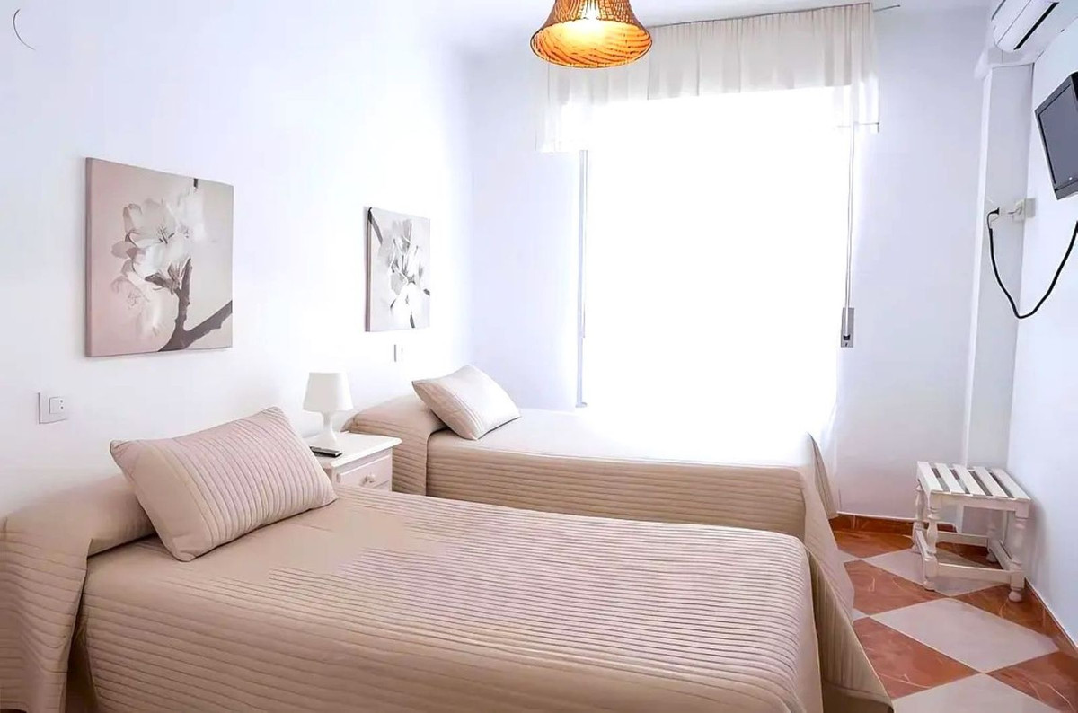 Apartamento con 12 Dormitorios en Venta Fuengirola