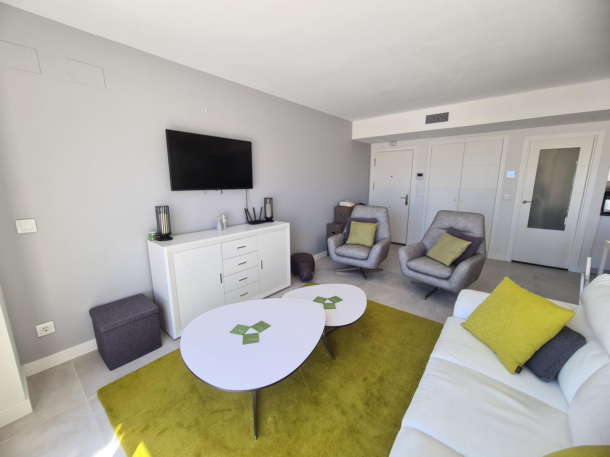 2 Bedroom Middle Floor Apartment For Sale Benalmadena, Costa del Sol - HP4686448