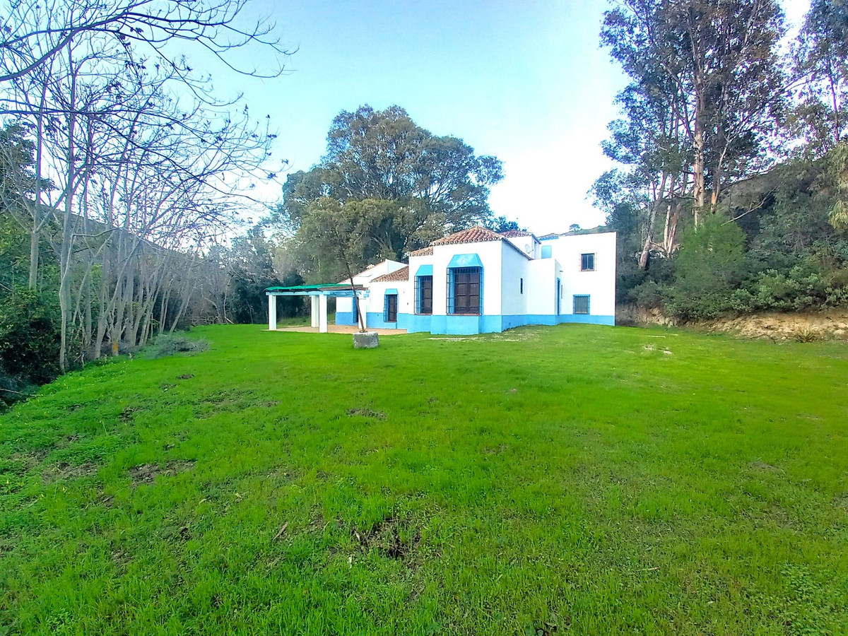 5 Bedroom Detached Villa For Sale Casares, Costa del Sol - HP4554253