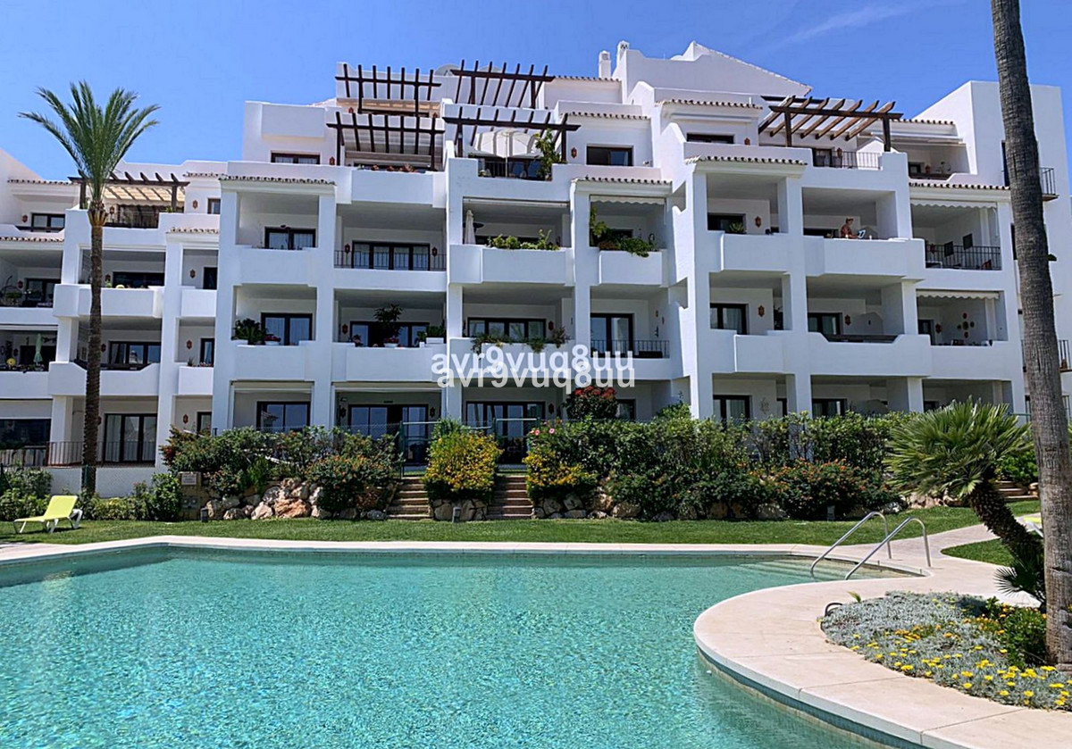 Ground Floor Apartment for sale in Mijas Golf, Costa del Sol