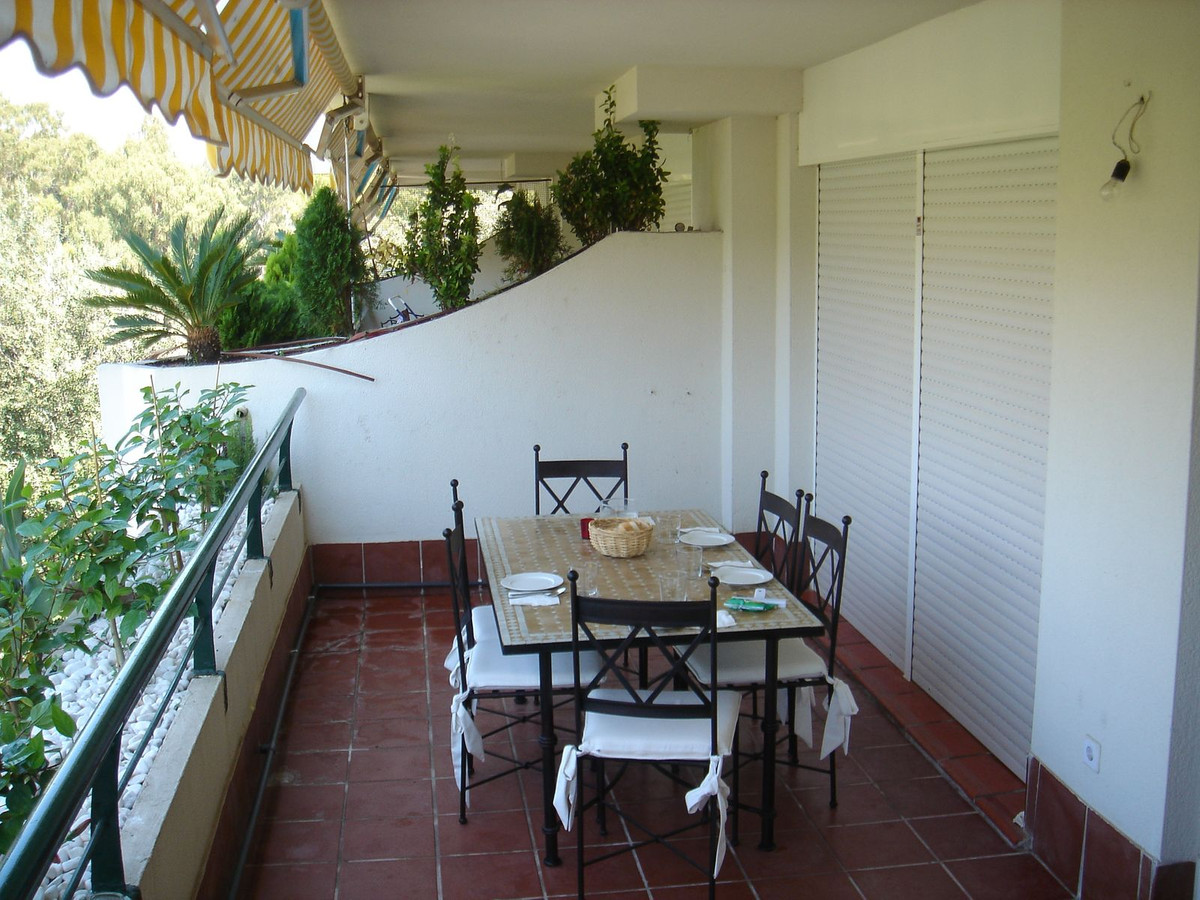 Apartamento Planta Media en Guadalmina Alta, Costa del Sol
